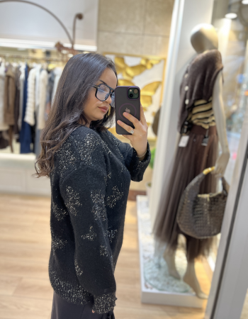 YALDIZLI SİYAH KAZAK