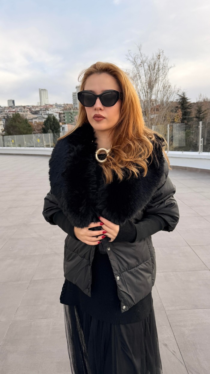 KÜRK DETAYLI ŞİŞME KABAN SİYAH