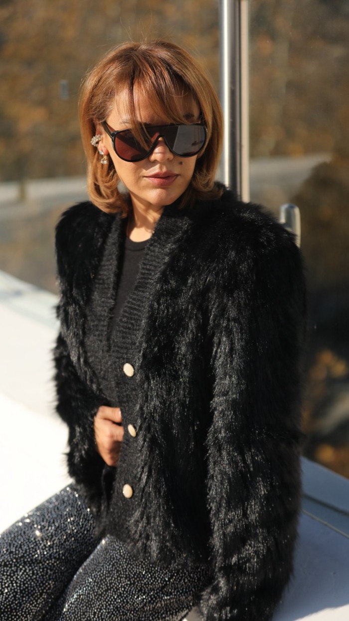 KÜRKLÜ HIRKA MONT SİYAH