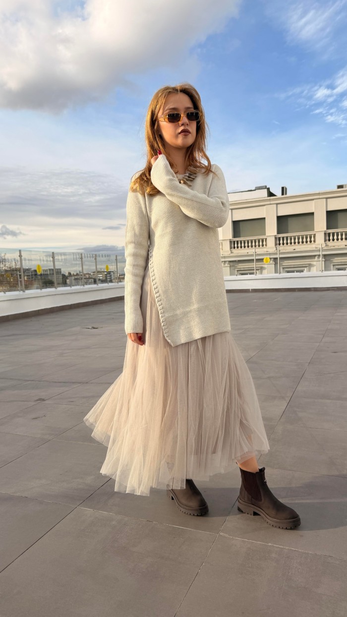 TÜTÜ ETEKLİ TRİKO ELBİSE KREM